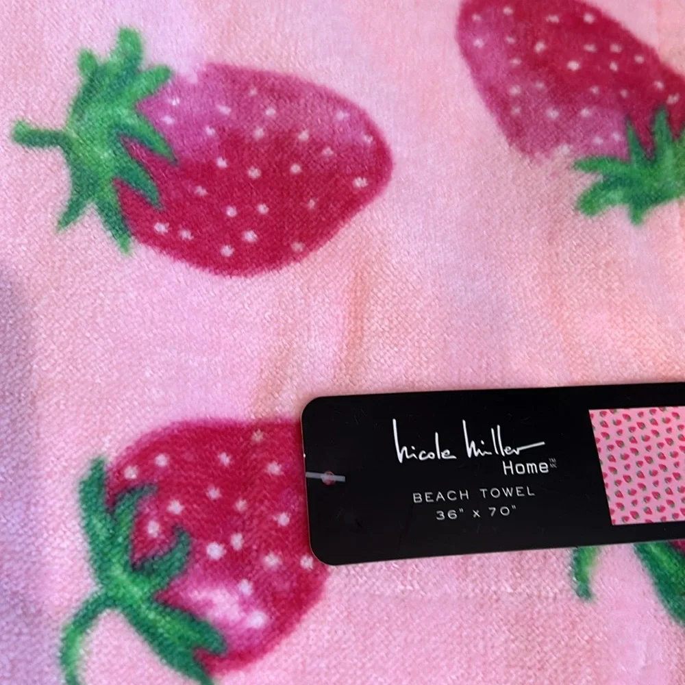 Nicole Miller Strawberry Print Towel 36”x70” Cotton New